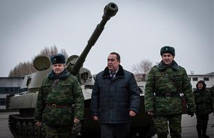 Quân ly khai Ukraine bất ngờ rút vũ khí hạng nặng