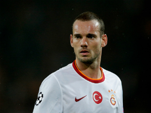 Man City bất ngờ theo đuổi Sneijder