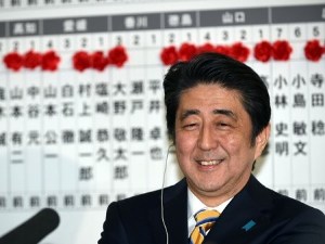 Thủ tướng Nhật Bản Shinzo Abe ra tuyên bố hậu chiến mới
