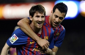 Busquets khẳng định Messi sẽ gắn bó với Barca