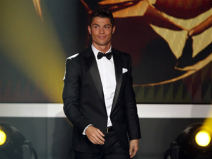 Ronaldo giật giải thưởng thế kỷ ở Bồ Đào Nha