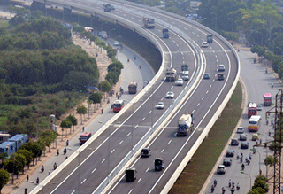 Sẽ khởi công 54 dự án giao thông trong năm 2015