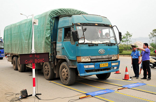 Bộ trưởng Đinh La Thăng nhắc Thanh Hóa xử lý xe quá tải