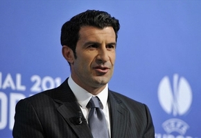 Cựu danh thủ Luis Figo ra tranh cử chủ tịch FIFA