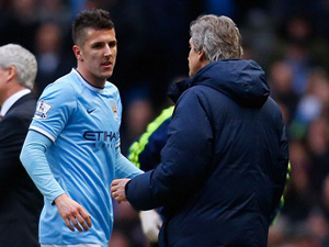 Jovetic nổi điên, công khai mắng HLV Pellegrini