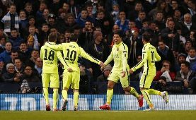 Suarez lập cú đúp giúp Barca đánh bại Man City