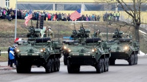 Nga-NATO &quot;giương oai diễu võ&quot; sát nách nhau