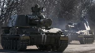 Kiev bất ngờ rút vũ khí, Nga-Mỹ vẫn “đấu” nhau