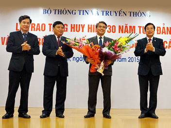 Ông Trần Mạnh Hùng được giao kiêm Chủ tịch Hội đồng thành viên VNPT