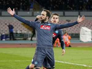 Europa League: Inter thua đau, Napoli mở đường vào tứ kết