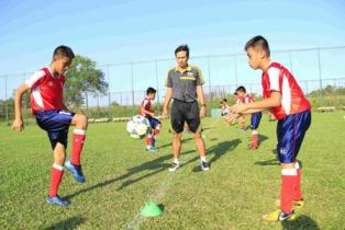 Bắt đầu chiến dịch tuyển học viên bóng đá tài năng