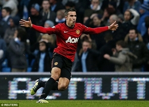 Van Persie kịp trở lại trong trận derby Manchester!