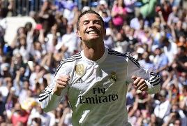C.Ronaldo cân bằng kỷ lục lập hat-trick của Messi