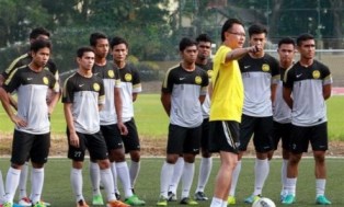 HLV Malaysia phủ nhận coi thường U23 Việt Nam