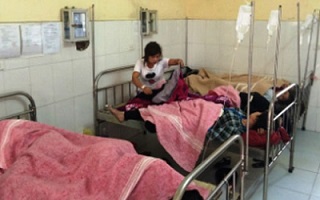 Hà Nội: Hơn 100 công nhân nhập viện do ngộ độc thực phẩm
