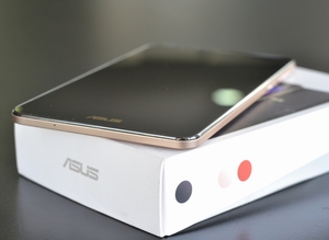 Asus Fonepad 7 mới: Mỏng nhẹ, giá hấp dẫn