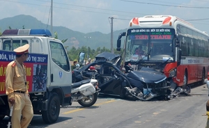 Khởi tố lái xe khách gây tai nạn kinh hoàng