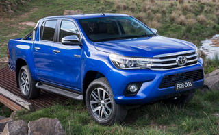 Toyota Hilux 2016 rục rịch về Việt Nam