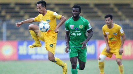 Bình Dương thua đau, Thanh Hóa lên đầu bảng V-League