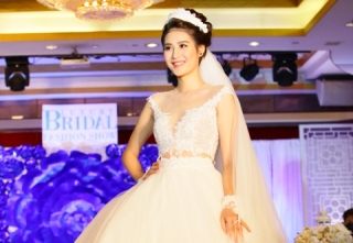 Chiêm ngưỡng váy cưới kỷ lục của nhà thiết kế Phương Linh