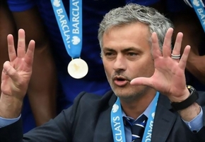 Chelsea thưởng hậu hĩnh cho HLV Mourinho