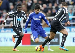 Newcastle “giăng bẫy” chờ thày trò Mourinho