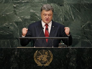 Được Mỹ khích lệ, Ukraine “lên gân” với Nga