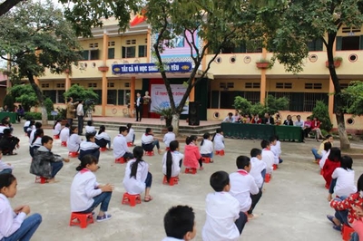 VNPT Hưng Yên tặng học bổng cho học sinh nghèo