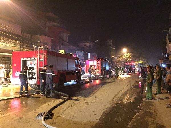 Hà Nội: Cháy lớn tại chợ Xốm - Hà Đông