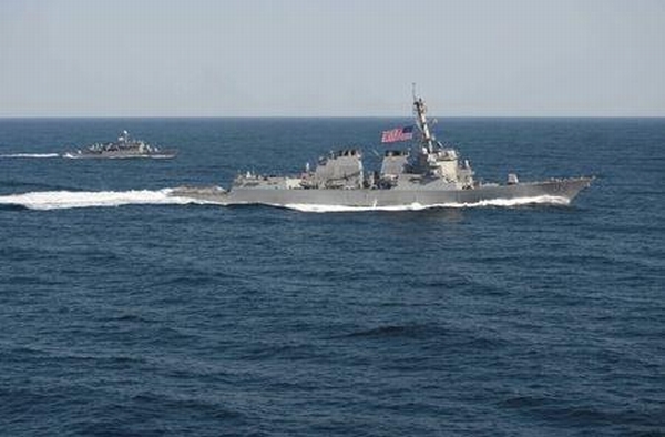 Tàu chiến Mỹ đang thách thức Trung Quốc ở Biển Đông.