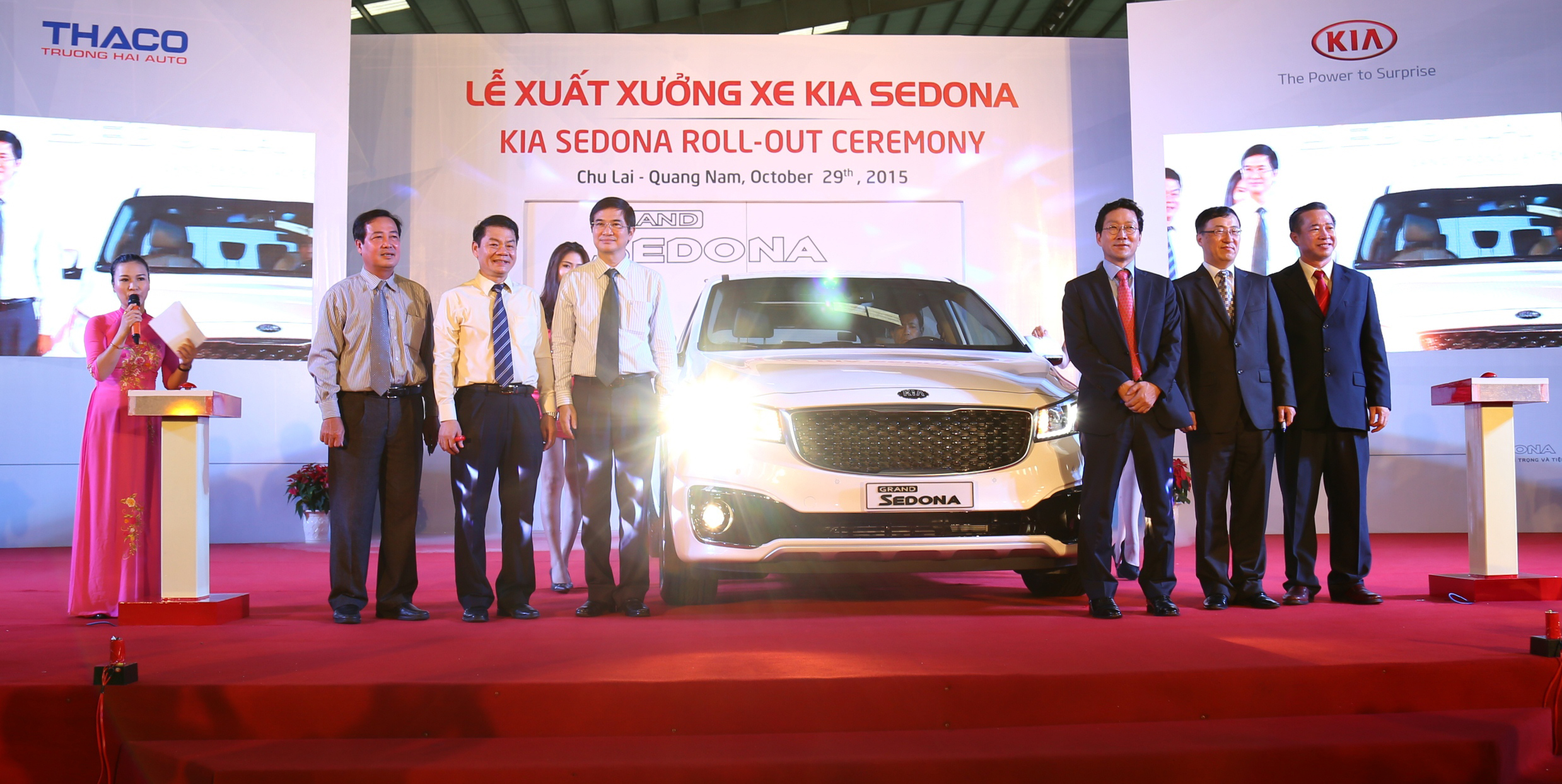 Thaco xuất xưởng Kia Sedona, Mazda2 mới
