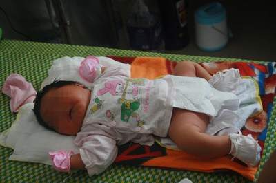 Quảng Nam: Bà mẹ sinh con gái nặng 5,2kg