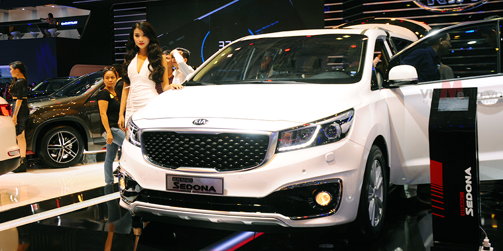 Kia Sedona CKD: &quot;Hổ thêm cánh&quot;