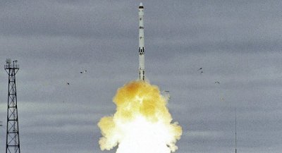 Quân đội Nga phòng thử hàng loạt tên lửa hiện đại