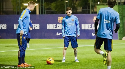 Messi trở lại tập luyện cùng các đồng đội
