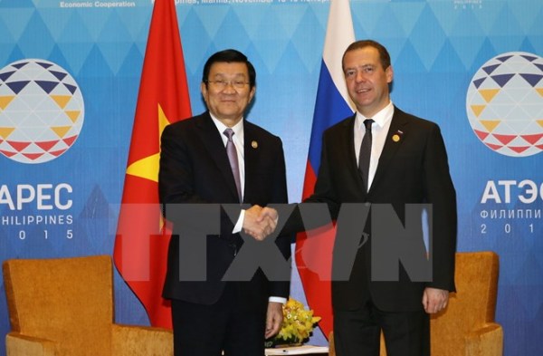 Chủ tịch nước Trương Tấn Sang trong cuộc gặp với Thủ tướng Nga Dmitry Medvedev. (Ảnh TTXVN)