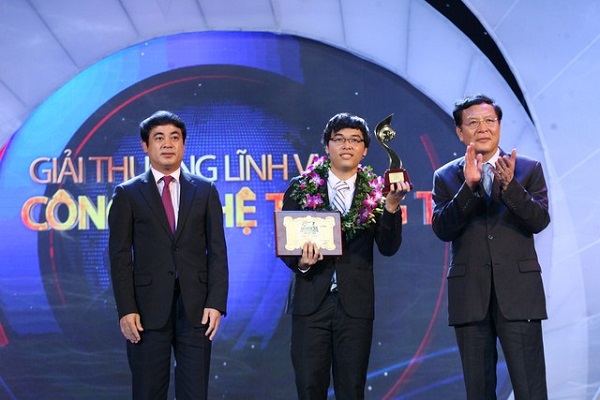 Sinh viên năm thứ 4 giành giải cao nhất Nhân tài Đất Việt 2015 lĩnh vực di động