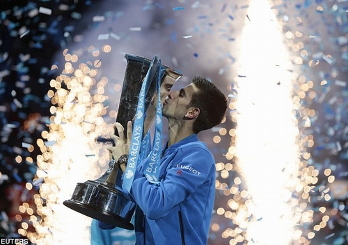 Niềm vui chiến thắng của Djokovic khi bảo vệ thành công danh hiệu World Tour Finals