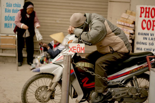 Hà Nội: Nhiều xe ôm, tù nhân làm giám đốc doanh nghiệp