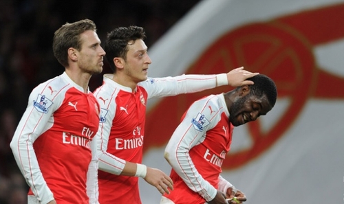 Ozil (giữa) được kỳ vọng sẽ giúp Arsenal vượt ải Olympiakos