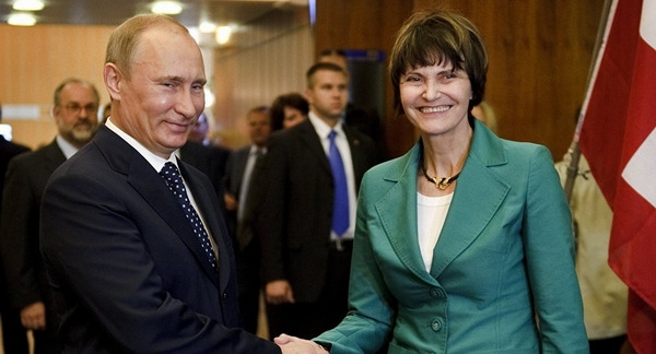 Tổng thống Nga Vladimir Putin và cựu Tổng thống Thuỵ Sỹ Micheline Calmy-Rey
