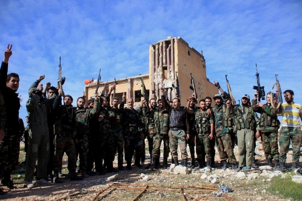Quân đội của Tổng thống Assad ăn mừng chiến thắng