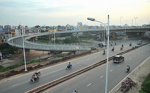 Hà Nội tổ chức lại một số nút giao thông chống ùn tắc.