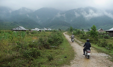 Bản làng của xã Đông Sơn, huyện A Lưới nằm trong vùng tâm chấn của các trận động đất ngày 14 và 22-12 - Ảnh: Thái Lộc (Tuổi trẻ)