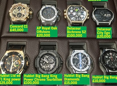Bộ sưu tập đồng hồ hơn 10 tỉ của &quot;kẻ thất nghiệp&quot; Adebayor