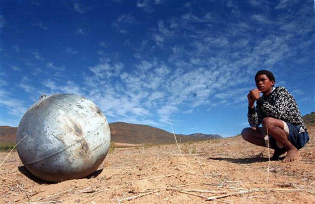 “Quả cầu vũ trụ” được phát hiện ở gần Cape Town, Nam Phi tháng 4/2000.