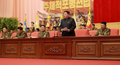 Kim Jong Un bất ngờ tung đòn &quot;sấm sét&quot;?
