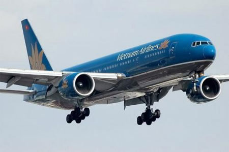 Chiếc Boeing 777 chở theo 161 hành khách từ Pháp dự kiến hạ cánh xuống sân bay Nội Bài lúc 17h03 chiều 6/1