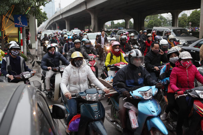 Hà Nội quyết tâm giảm 10 điểm ùn tắc giao thông