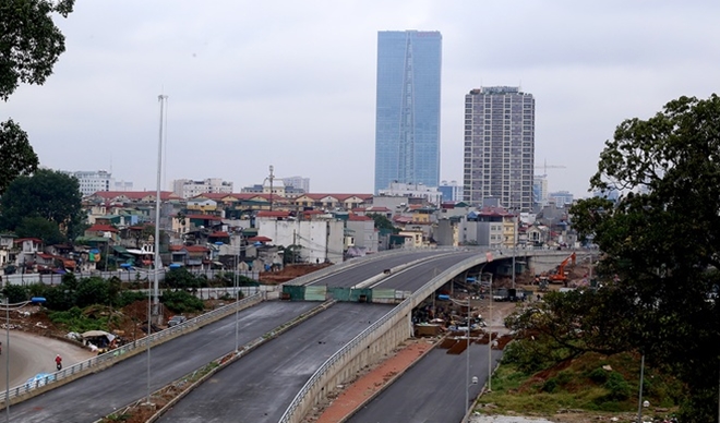 Dự án xây dựng đường vành đai 2 Hà Nội, đoạn Nhật Tân - Xuân La - Bưởi - Cầu Giấy dài 6,4 km có tổng mức đầu tư 304,7 triệu USD (tương đương 6.400 tỷ đồng). Khởi công từ tháng 3/2012, đến nay dự án đã hoàn thành trên 90% khối lượng công việc, với trên 6 km đường, cầu vượt.